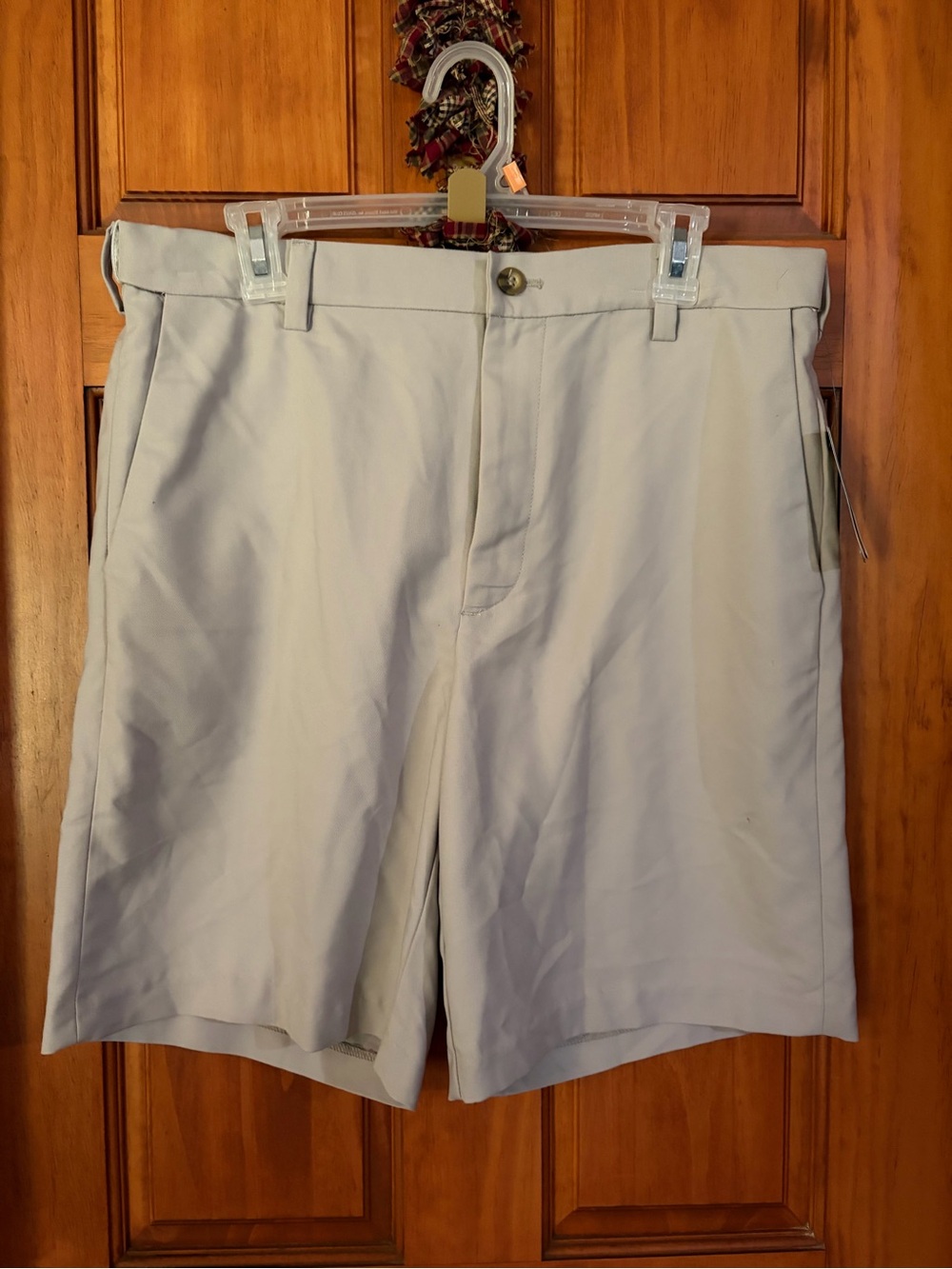NWT Chaps Men’s Performance Golf Shorts Flat Front Khaki Tan Stretch Size 34